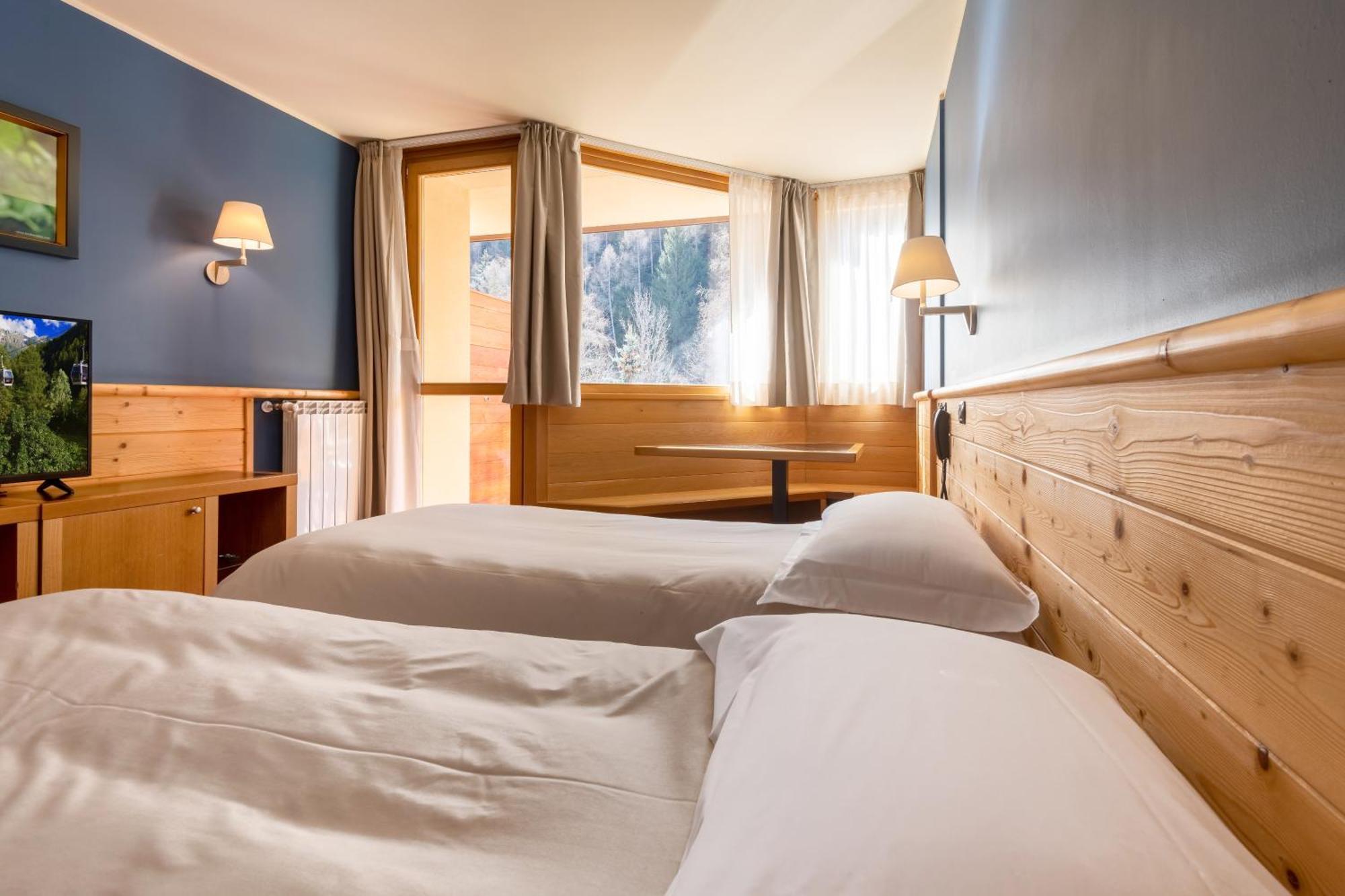 Hotel Garni Pegra Понте ди Леньо Екстериор снимка