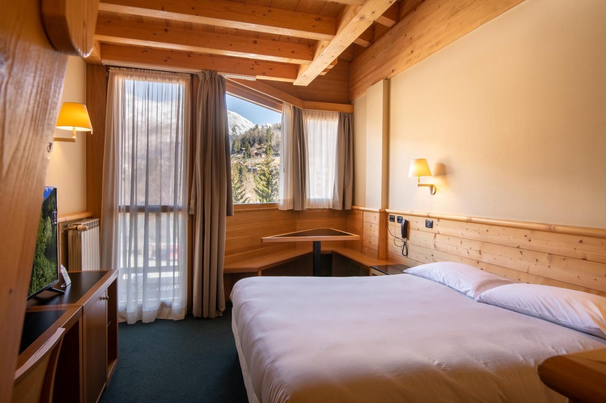 Hotel Garni Pegra Понте ди Леньо Екстериор снимка