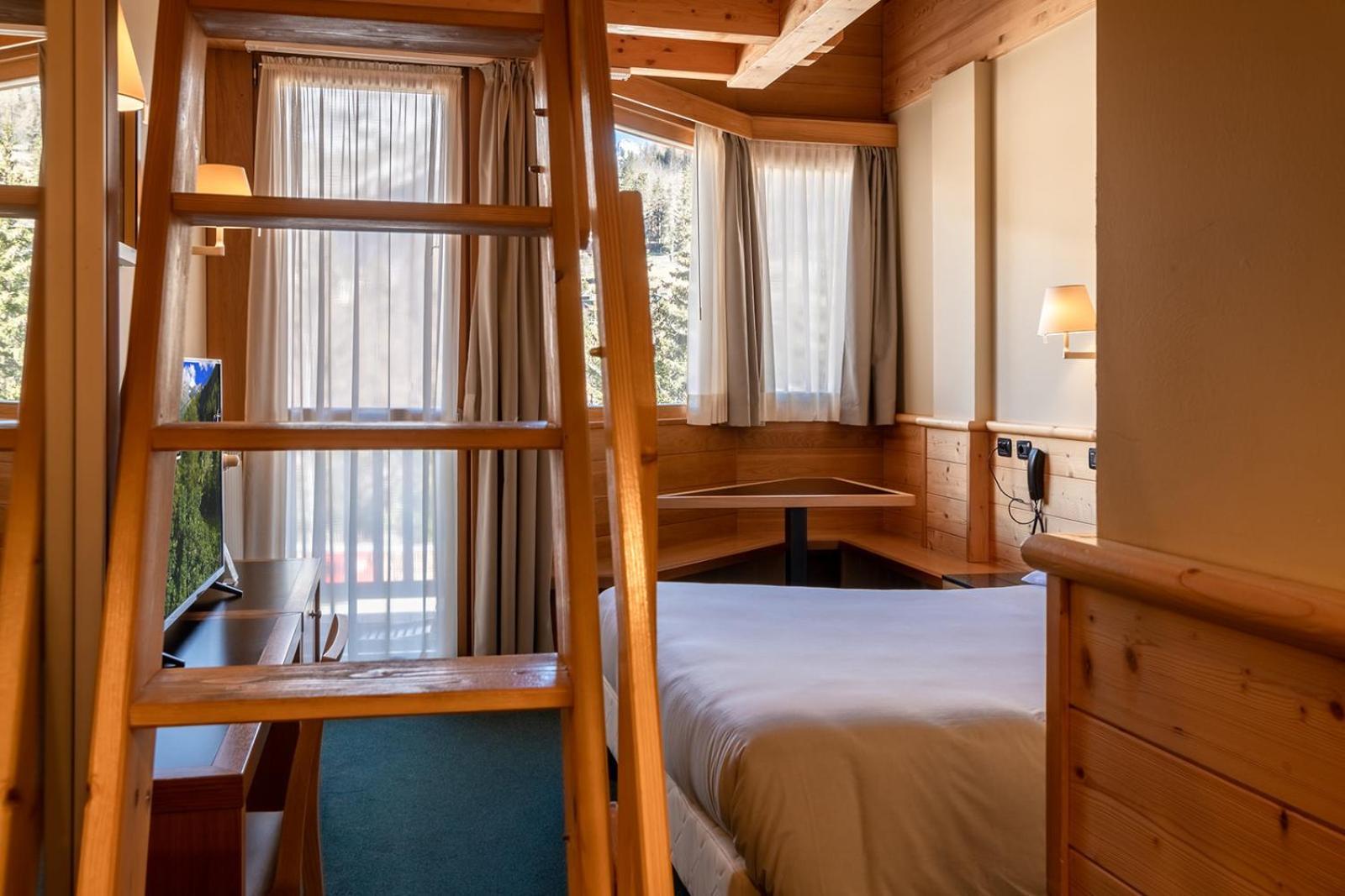 Hotel Garni Pegra Понте ди Леньо Екстериор снимка